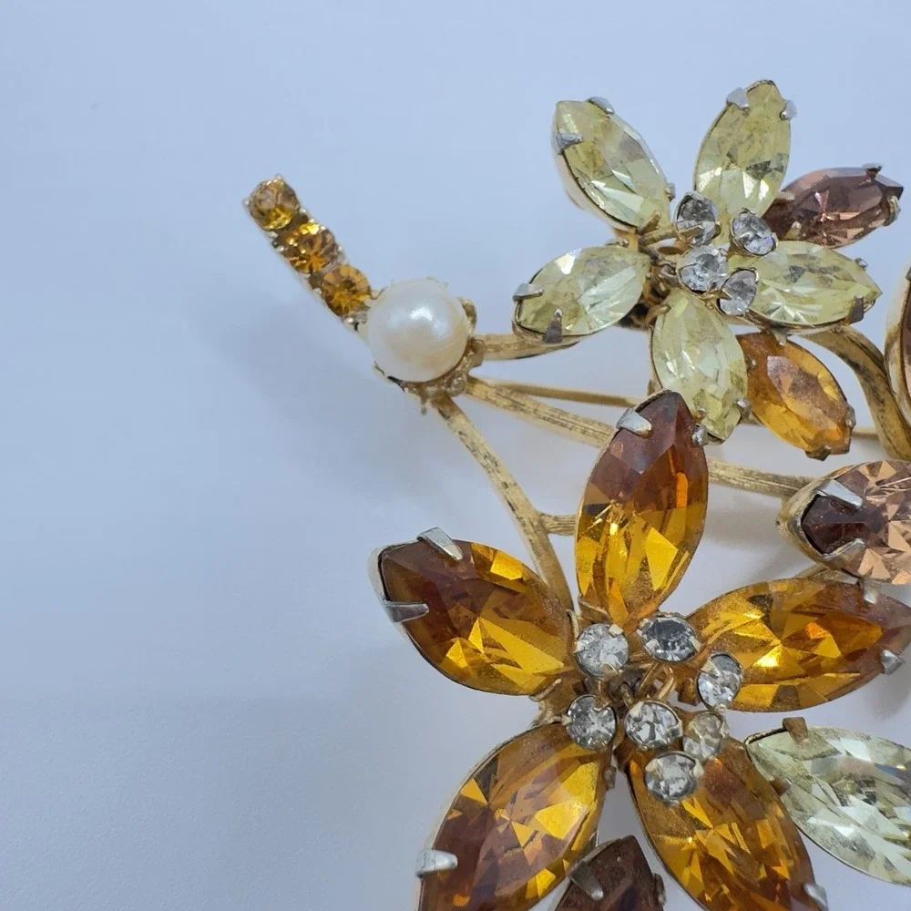 Vintage Vendome Brooch Flower Gold Tone & Rhinestones Flower Pin 3 In BEAUTY